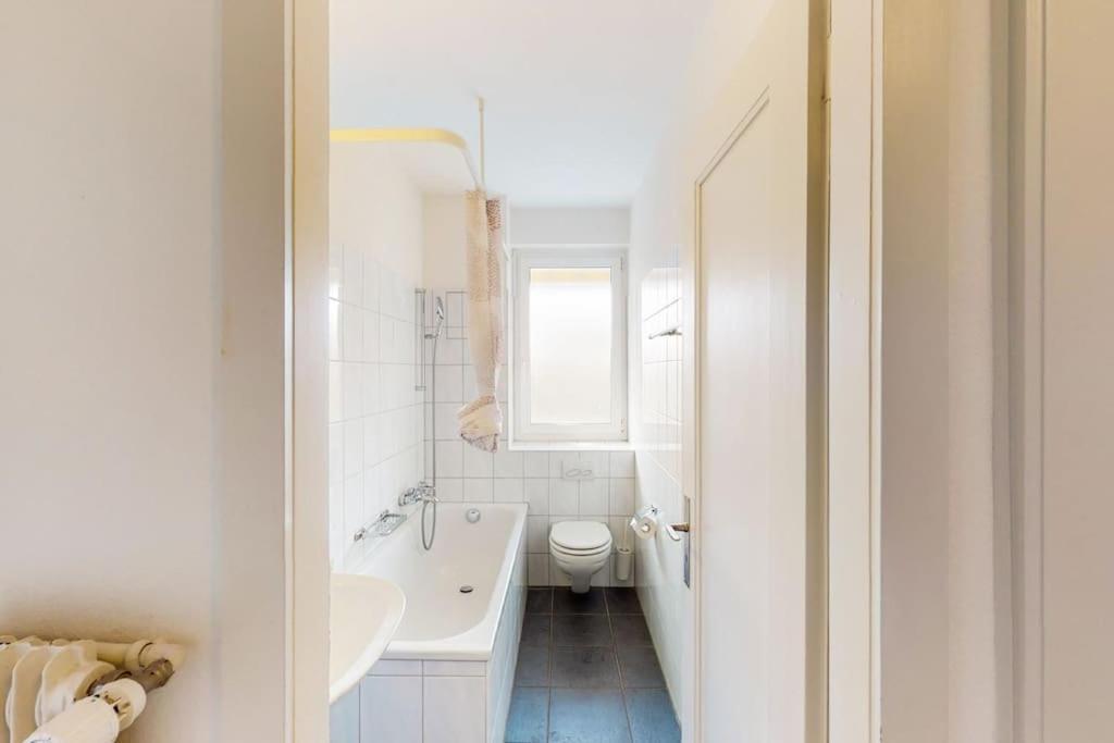 Very Spacious Studio In City Center - Parkview 4 Цюрих Екстер'єр фото